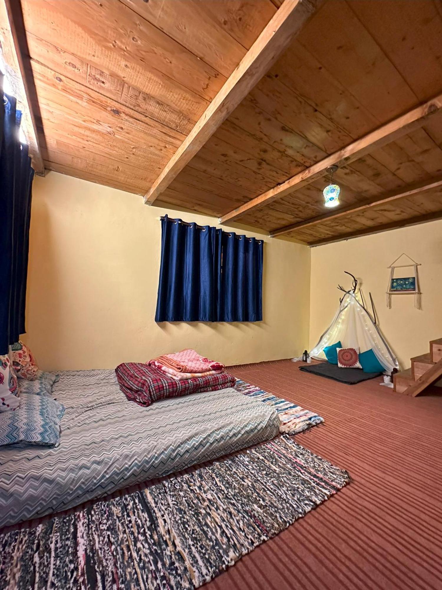 Ahorastays Manali  Exterior photo